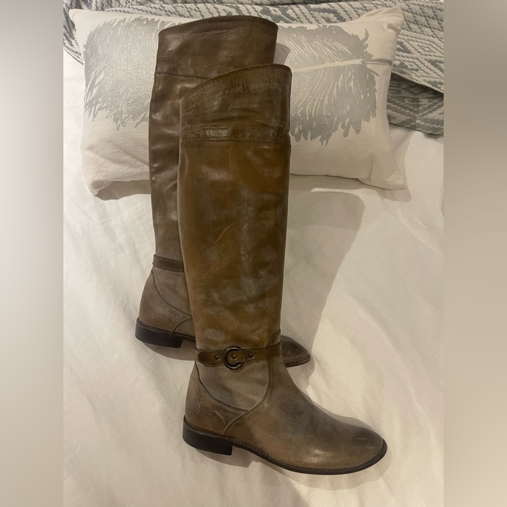 FRYE-SHIRLEY OVER THE KNEE OR CUFFED RIDING. 7,5 US